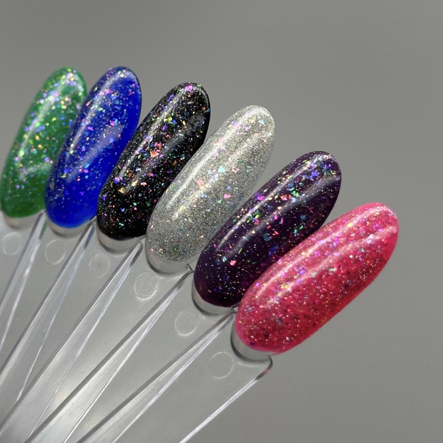 Топ светоотражающий с хлопьями без л/с Holiday TopShopNails, 15мл